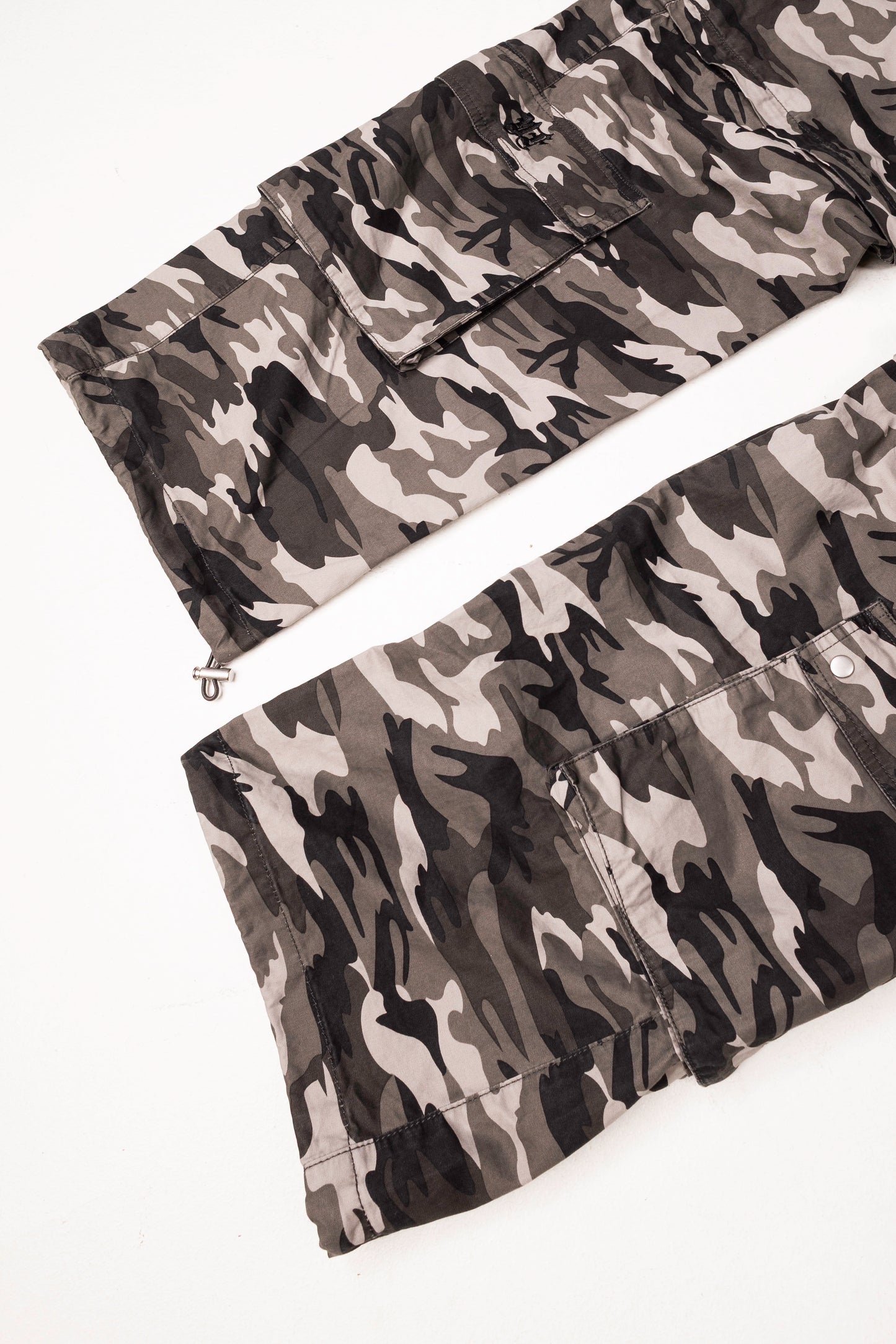 CAMOUFLAGE DETACHABLE CARGO PANTS