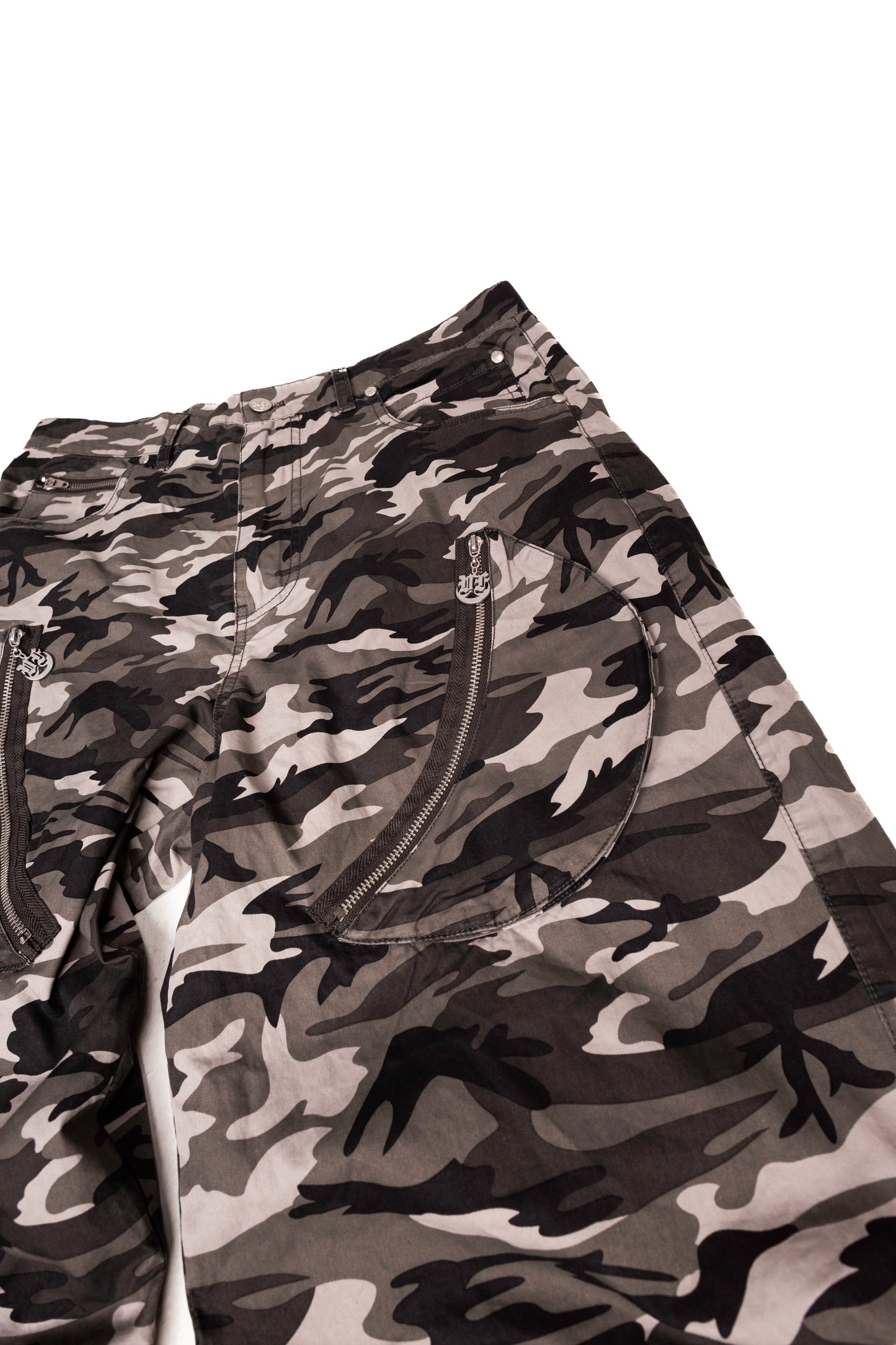 CAMOUFLAGE DETACHABLE CARGO PANTS