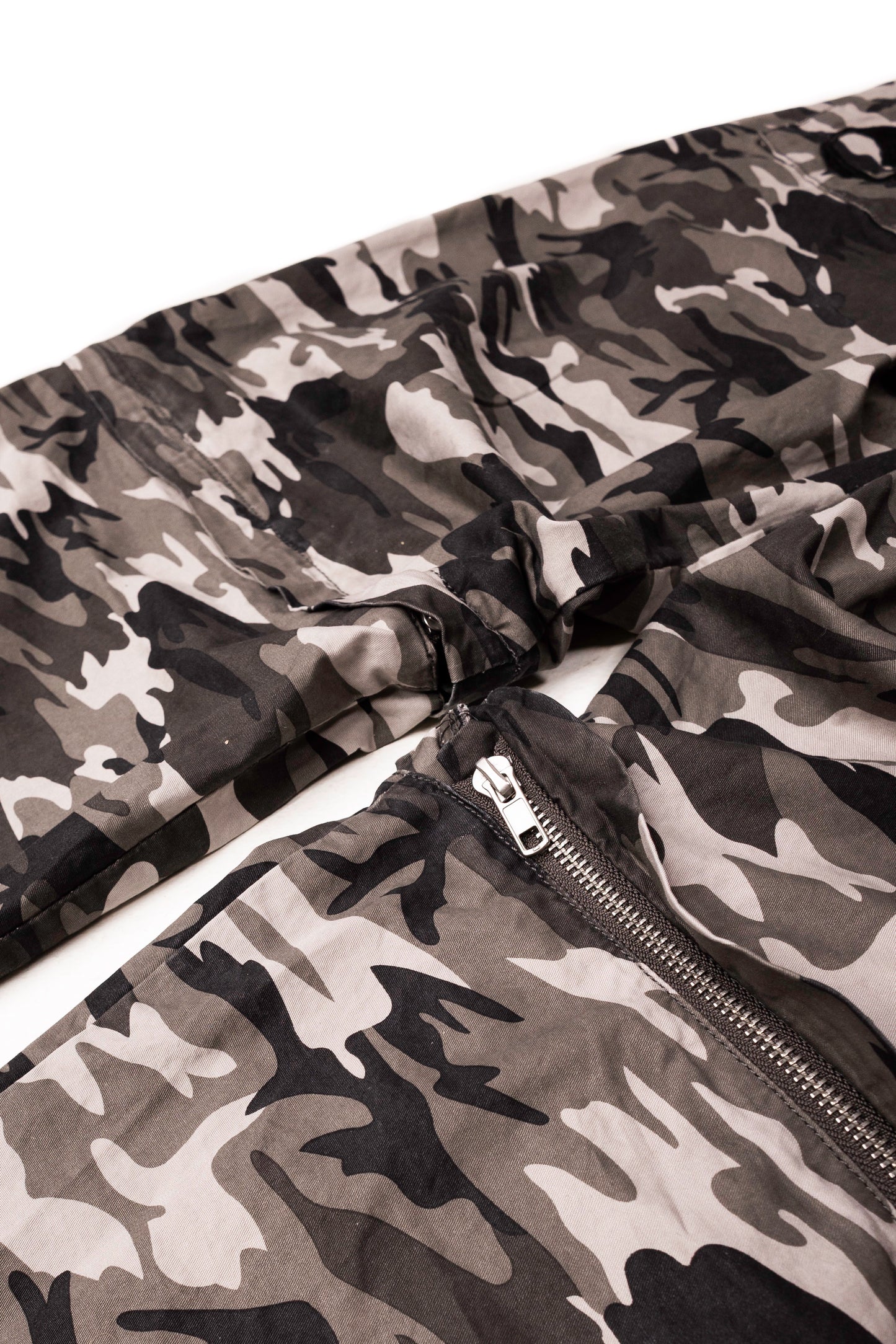 CAMOUFLAGE DETACHABLE CARGO PANTS
